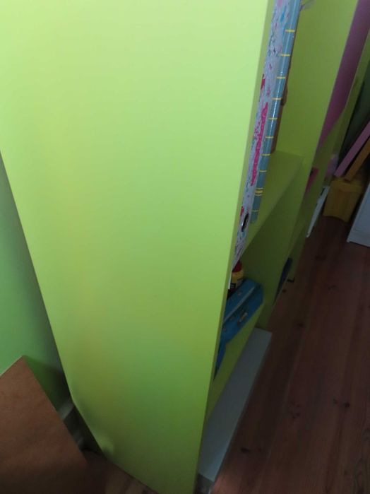 Estante para quarto de criança como nova