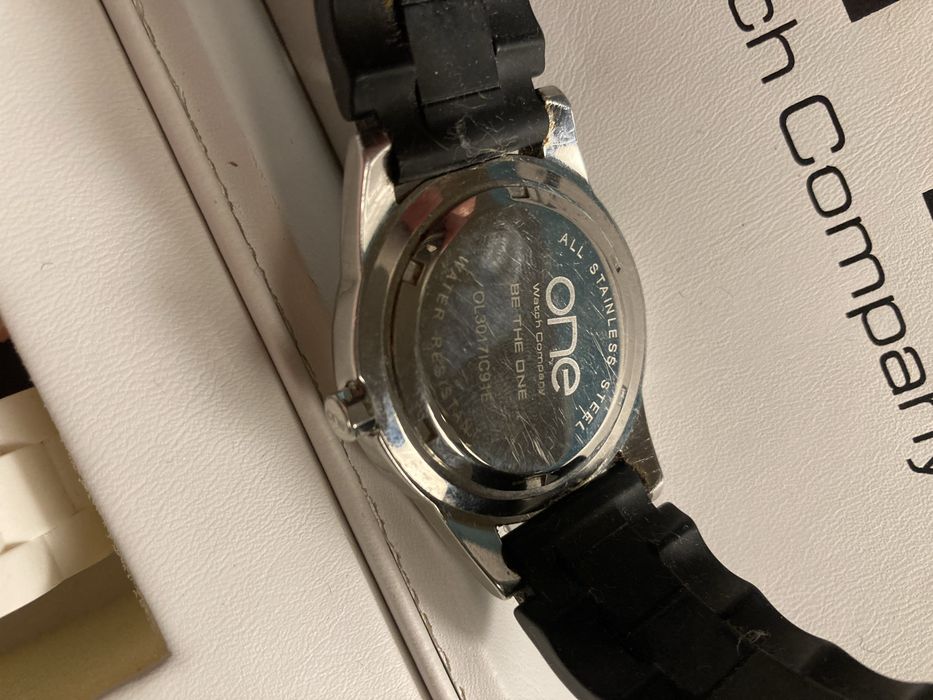 Relógio One com bracelets e caixa