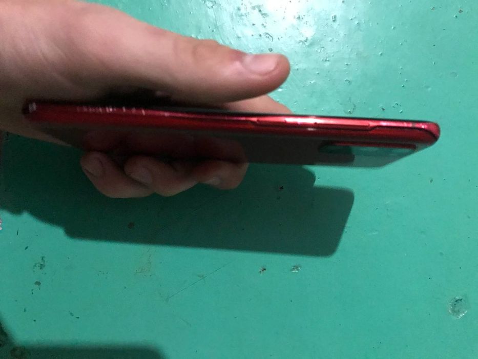 Продам телефон самсунг s20