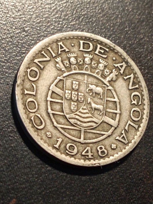 2 moedas 50 centavos - Angola 1948 e 1950 - Soberbas - Alpaca*