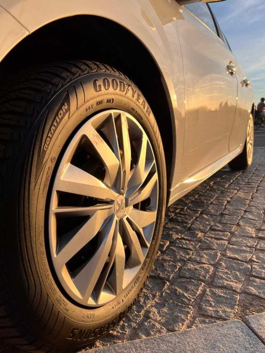 Peugeot 208 (2023) 1.2 PureTech Active – 1.º Dono | 4.5L/100km — photo 4