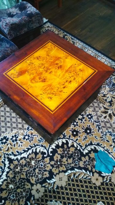 Журнальний столик