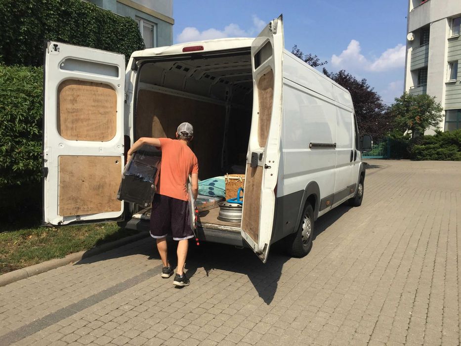 Pozbądź się gratów! Wywóz gabarytów i mebli – Szybka akcja.