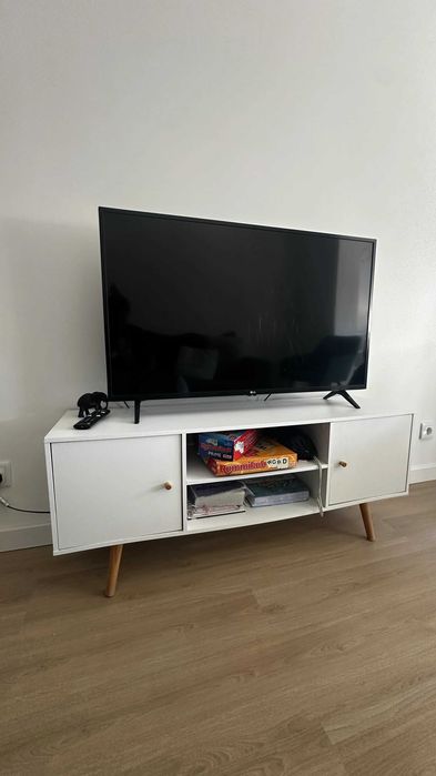 Rack para Televisão e televisão