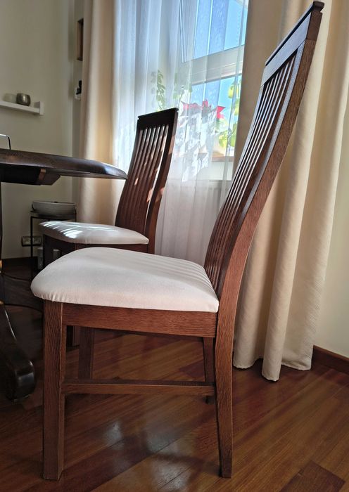 Stół dębowy z 4 krzesłami