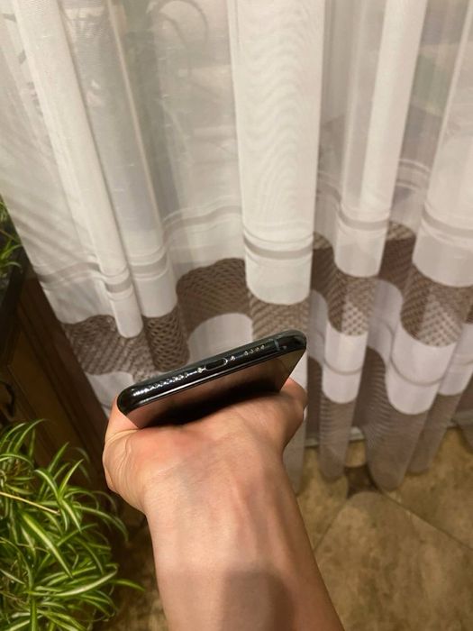 Продам ідеальний iPhone 11 Pro Max 64Gb