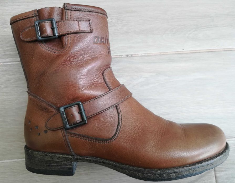 Botas de cabedal, motociclista feminino, da DAINESE