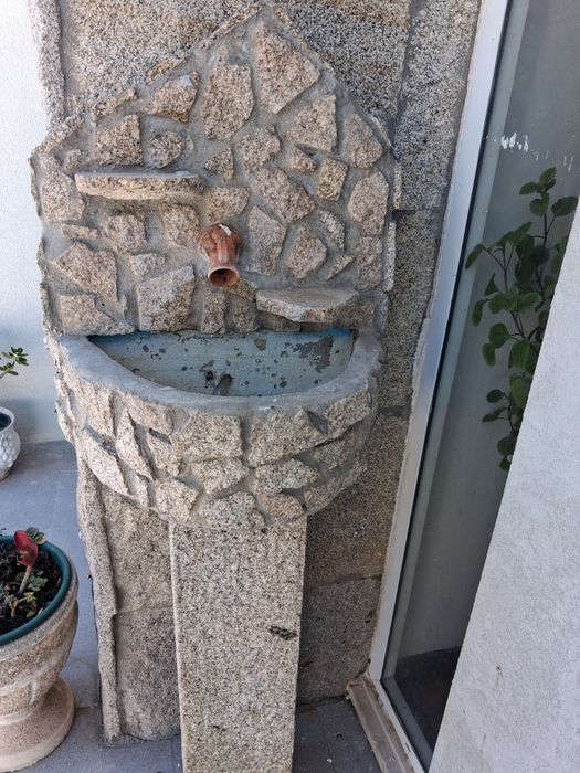 Vendo fonte de água