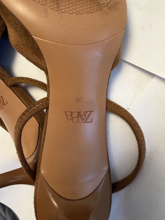 Туфлі слінгбеки zara з пряжкою 38 розмір