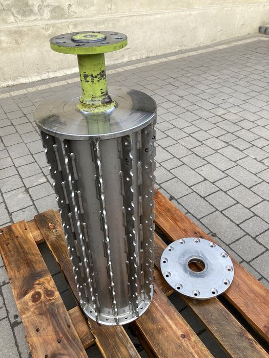 Walec wciągający dolny zębaty detektor metalu CLAAS JAGUAR