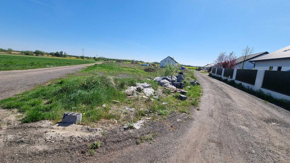 Działka budowlana 939m2- ma pozwolenie na budowe