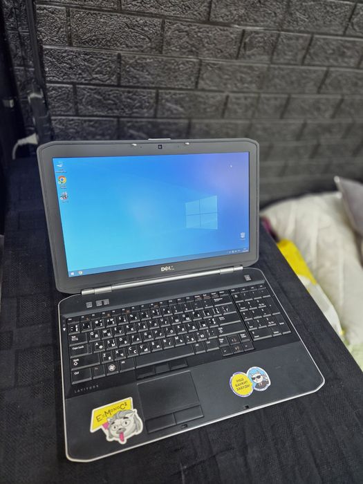 Ноутбук DEll 15.6 дюймів. Core i3