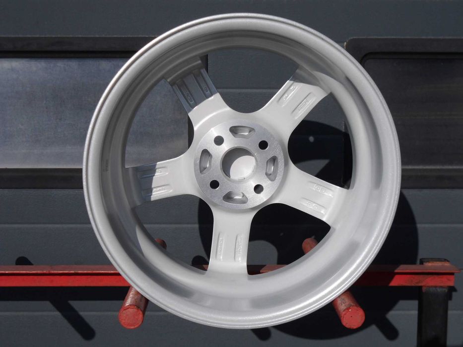 Felgi aluminiowe RC Design 16 4x100 Kia Rio Stonic