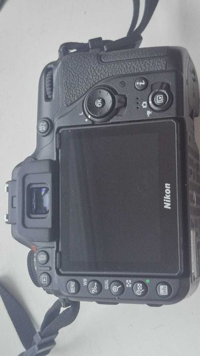 nikon d7500 з об'єктивом Nikkor 35mm 1:1.8G, nikon d7000