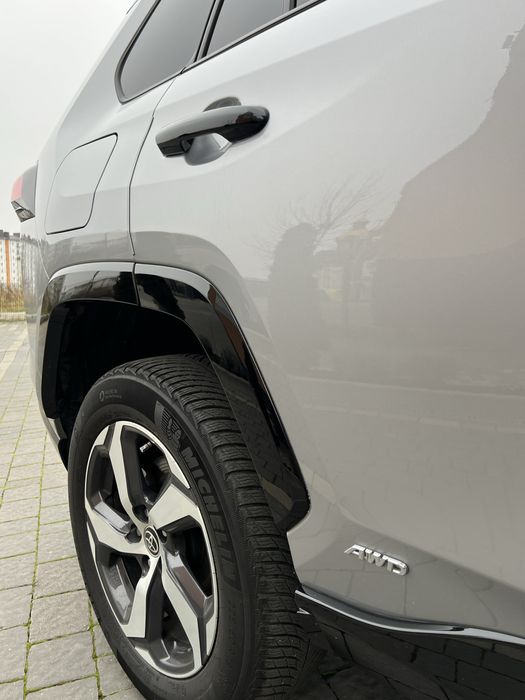 Toyota RAV4 PLUG-IN HYBRID авто продаж