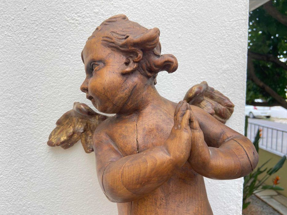 Par de anjos barrocos esculpidos em madeira Sec. XVIII