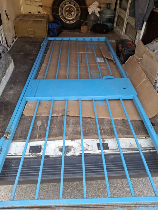 Дверь-решетка металлическая