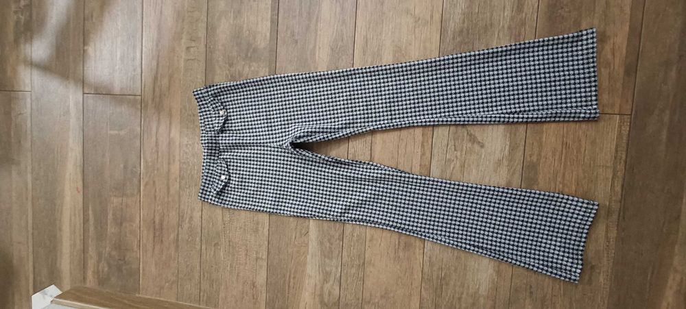 Spodnie dla dziewczynki dzwony pepitka 152 smyk