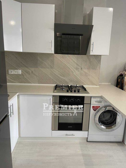 Продам квартиру з ремонтом