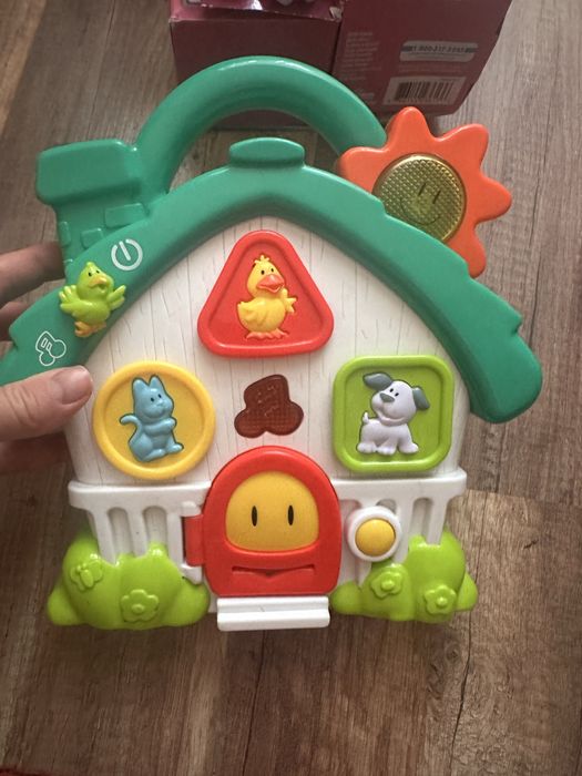 Фирменные игрушки для самых маленьких