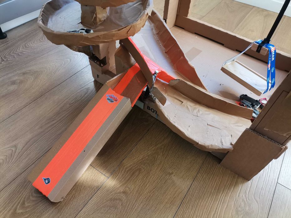Mega garaż, zjazd dla samochodzików matchbox, hot wheels, 120 cm!
