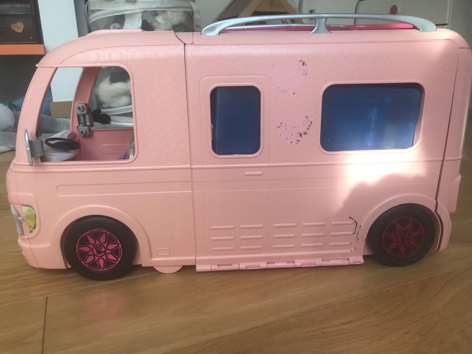 Kamper Barbie z dodatkami