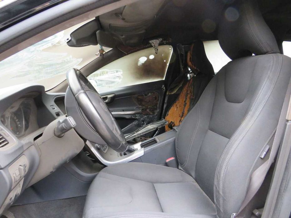 Volvo V60 2.0D de 2015 - Peças Usadas