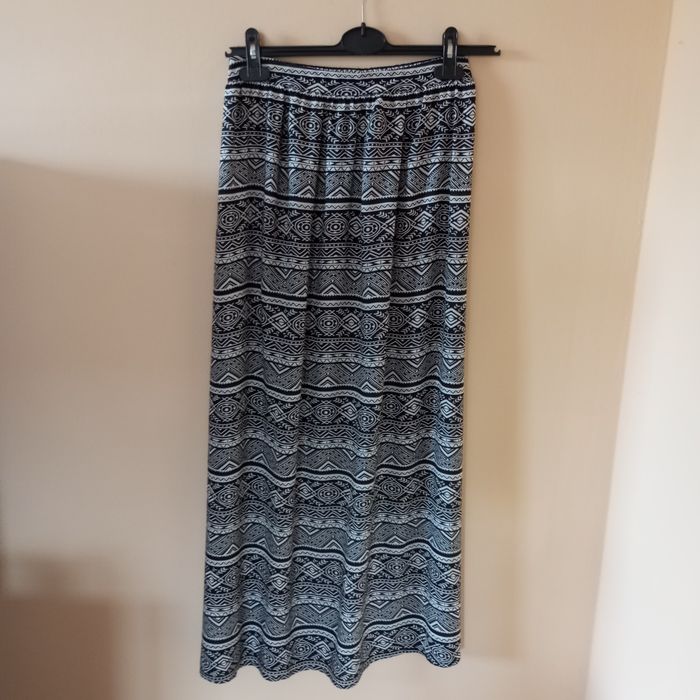 lekka spódnica maxi w stylu etno  New Look