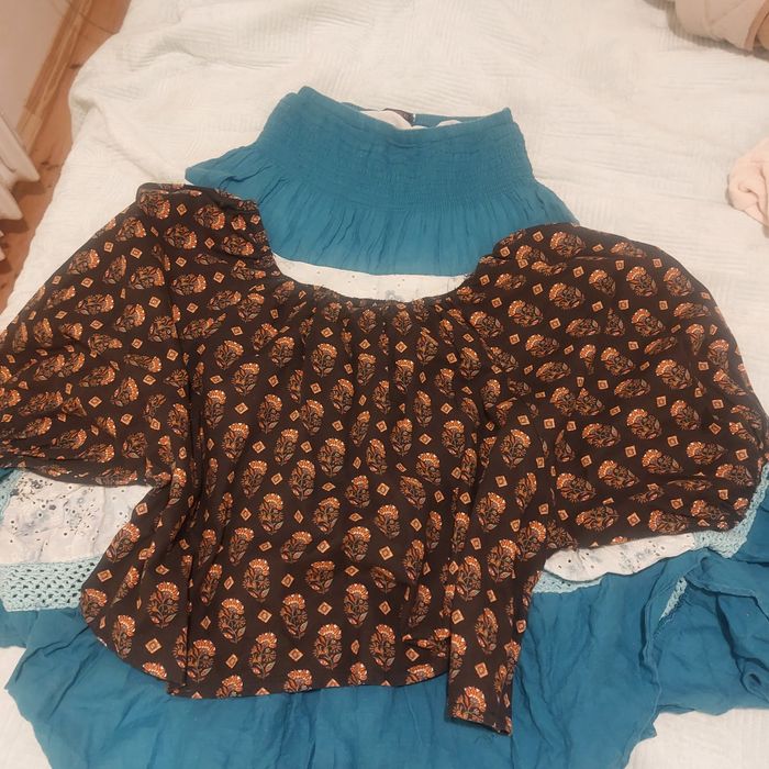 Zestaw/ Paka 5 szt ubrań + sandały gratis. L