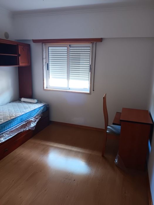 Arrenda-se Quarto Individual na Granja/Vialonga (MARL)