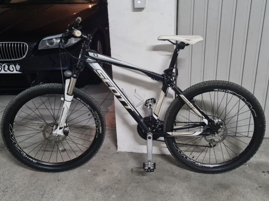 Bicicleta Scott branca