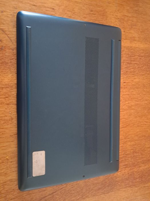 HP Laptop 15s-eq2000 – AMD Ryzen 5 / 16 ГБ / SSD / Radeon Graphics