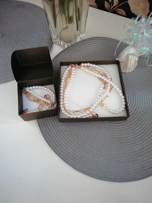 Biżuteria łańcuszka i bransoletki.  terpiłowskich