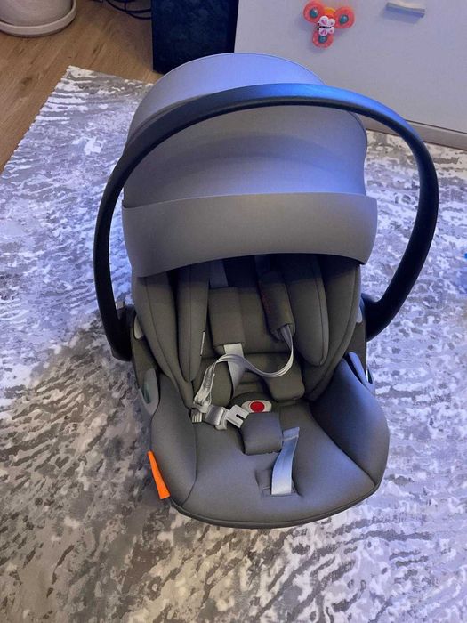 Продаю оригінальне Автокрісло Cybex Cloud T i-Size