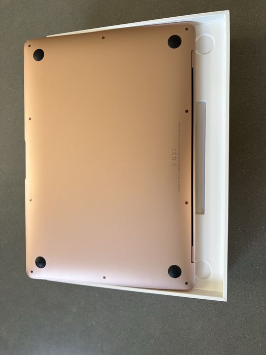 Zestaw : mac book air 2019 i iphone 13