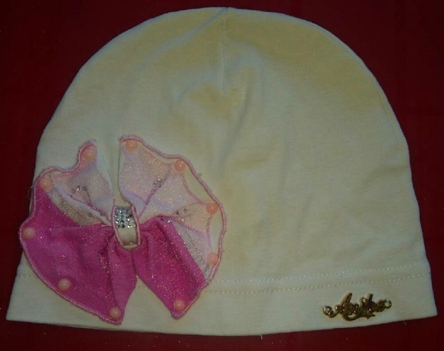 Демисезонная шапочка на девочку 1.6-2 годика