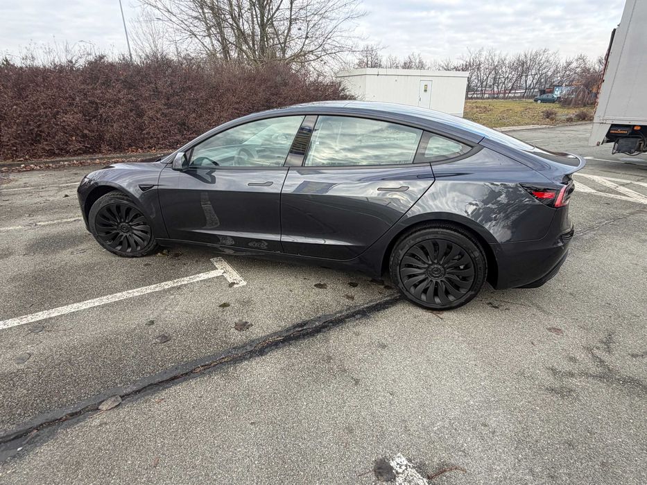 Tesla Model 3 Highland RWD 2024 long range 15 tys przebiegu