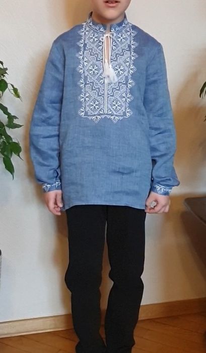 Вишиванка льон блакитна  на зріст 134 см