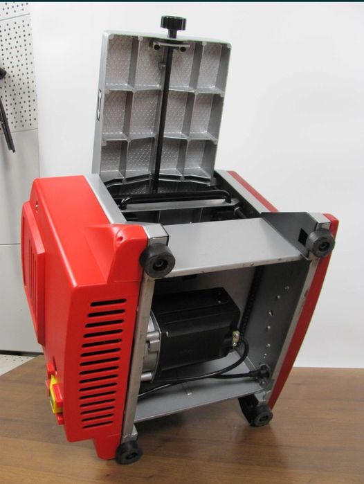 Рейсмус Einhell з Німетчини.