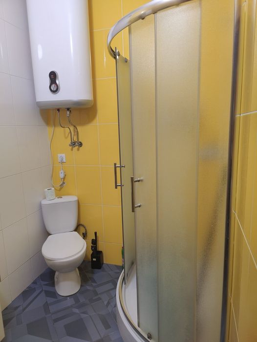 Подобово вул. Юлії Здановської 71г  поряд Інститут Раку