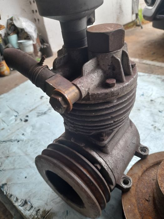 Sprężarka jednotłokowa używana