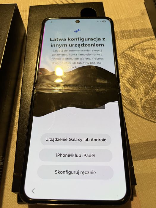 Okazja Samsung galaxy  zflip 4 uszkodzony.