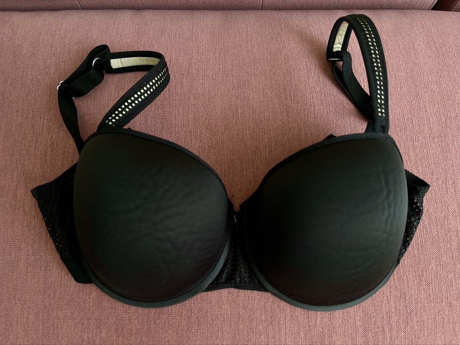 Бюстгальтер Chantelle 75e
