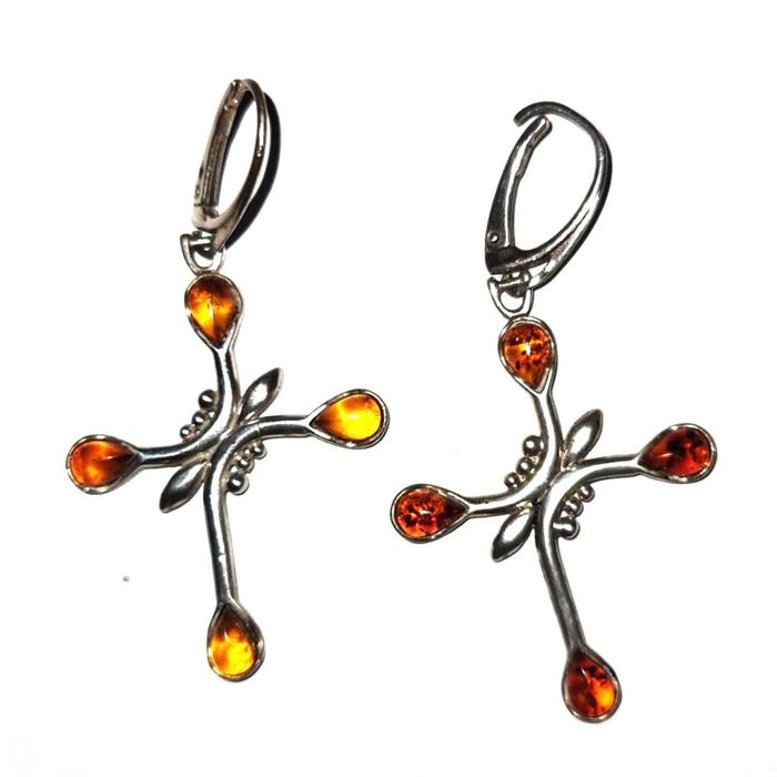 Srebrne kolczyki z bursztynowymi łezkami