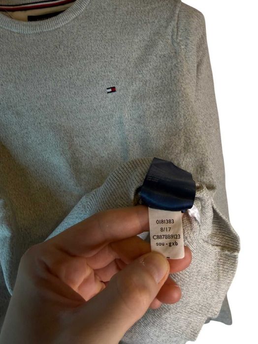 Sweter Tommy Hilfiger szary z logiem XS