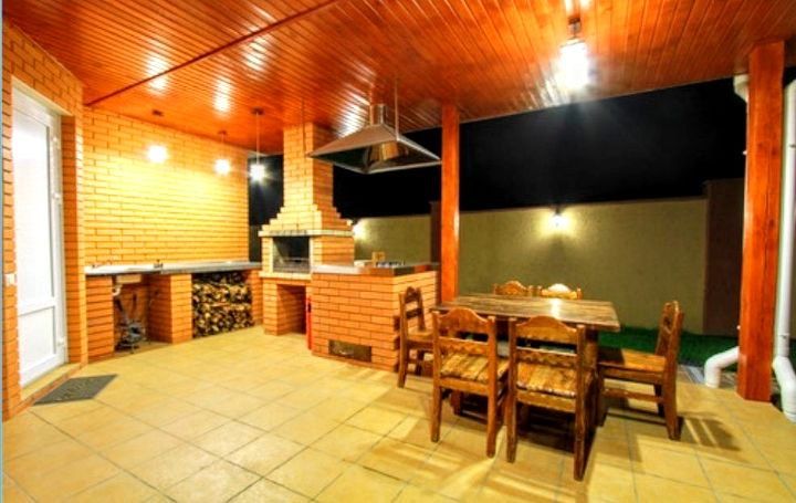 #434 котедж подобово з теплим басейном і великою альтанкою