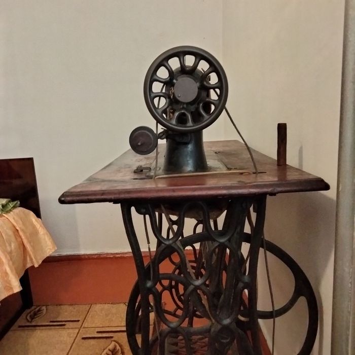 Машинка швейна Singer