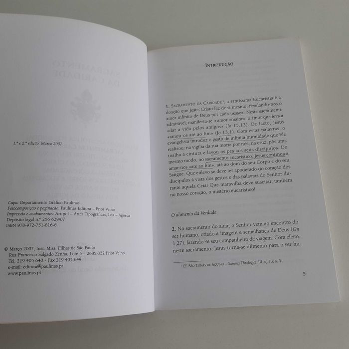 Livro Sacramento da Caridade Exortação Apostólica Pós-Sinodal de Bento XVI