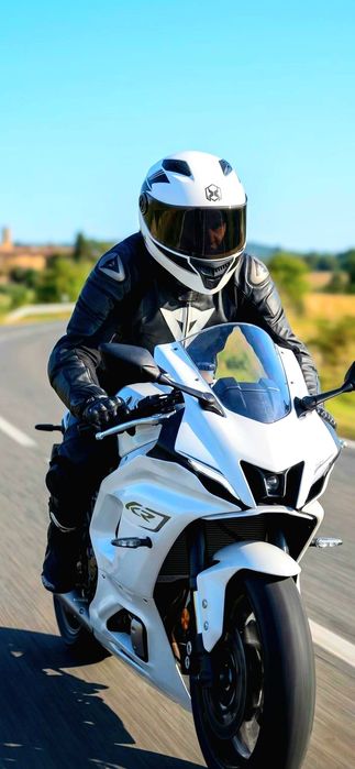 Мото захисний шлем.