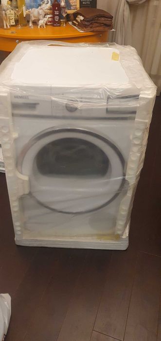 Сушильна машина Siemens WT48Y780OE